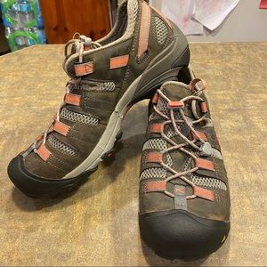 Keen Atlanta Ankle-High Leather Hiking Shoe 11WIDE